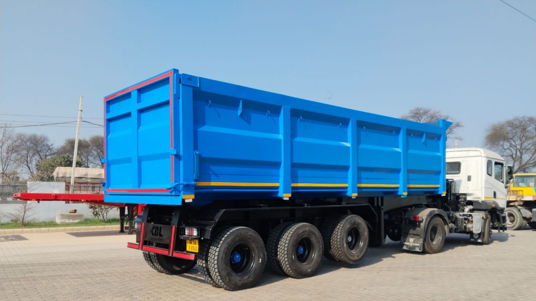 29' Long 32 CuM Capacity 3A Tipping Type Trailer